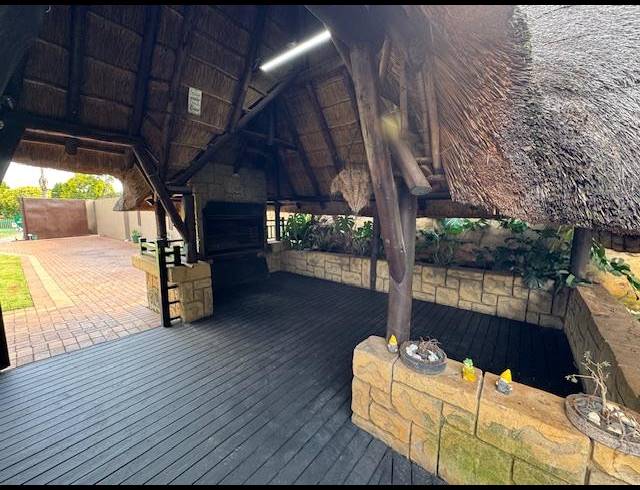 7 BEDROOM HOUSE FOR SALE IN GLEN MARAIS